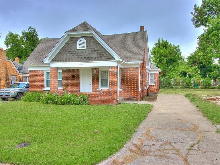 Listing photo 2