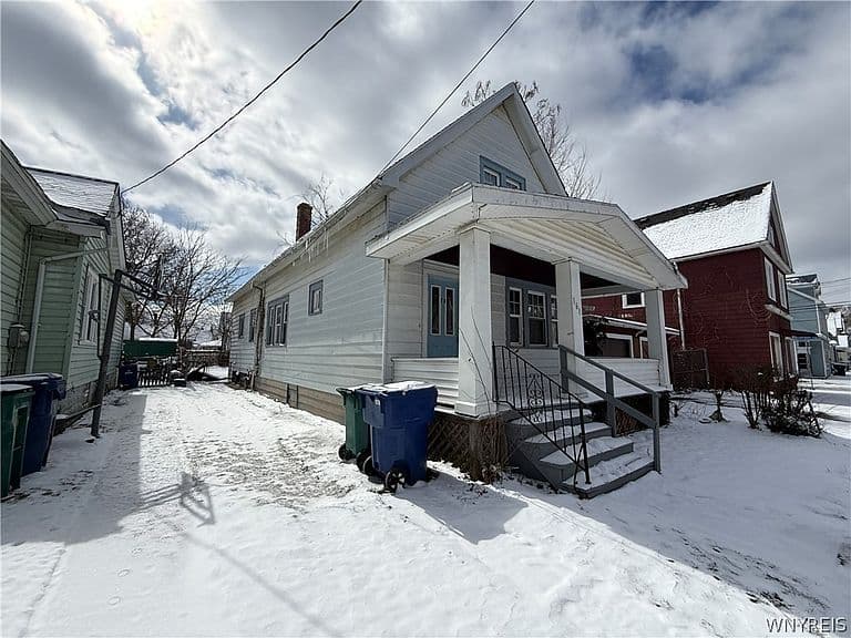 Listing photo 3