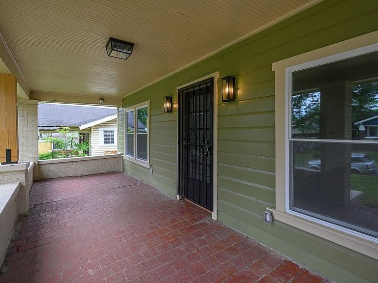 Listing photo 4