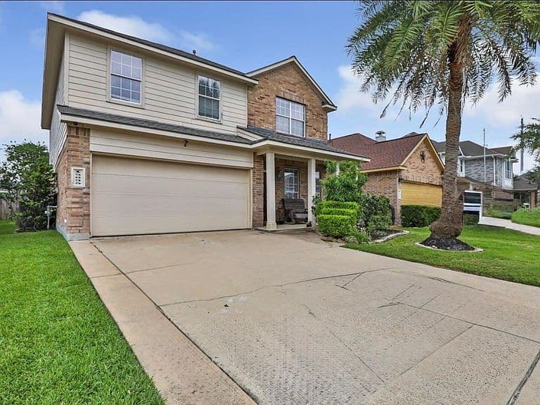 Listing photo 2