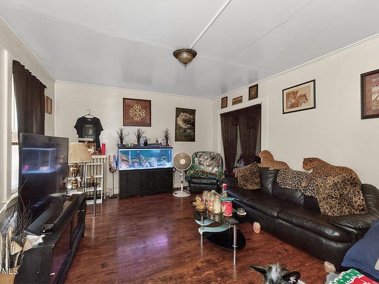 Listing photo 5
