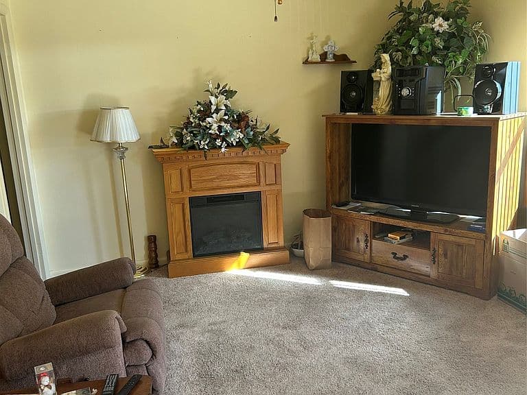 Listing photo 5
