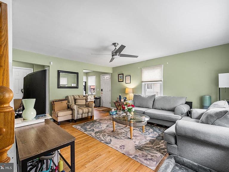 Listing photo 4