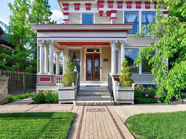 Listing photo 2