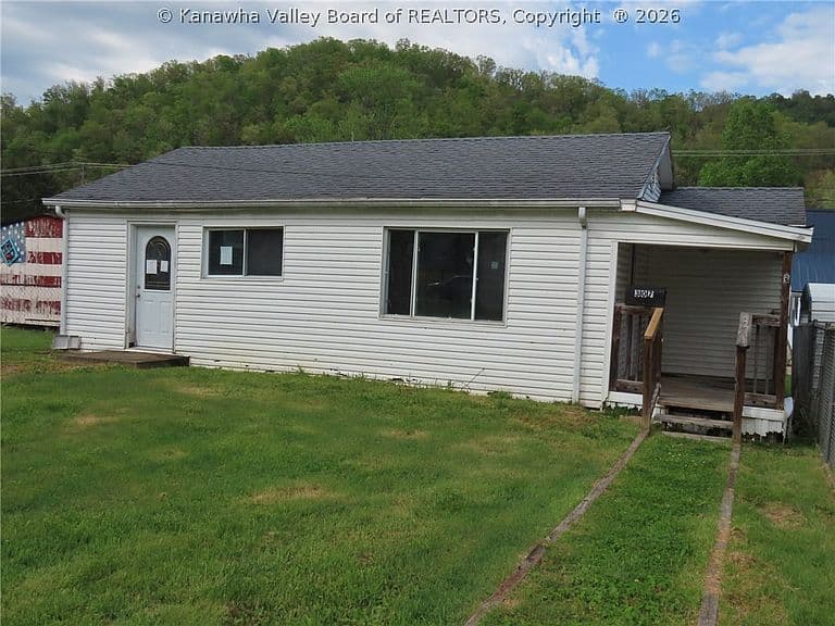 Listing photo 3