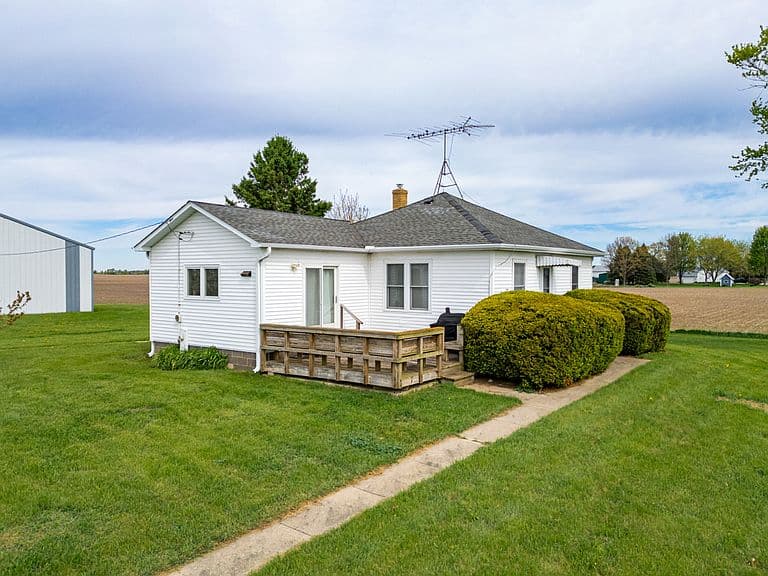 Listing photo 4