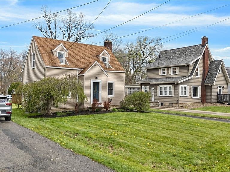 Listing photo 2