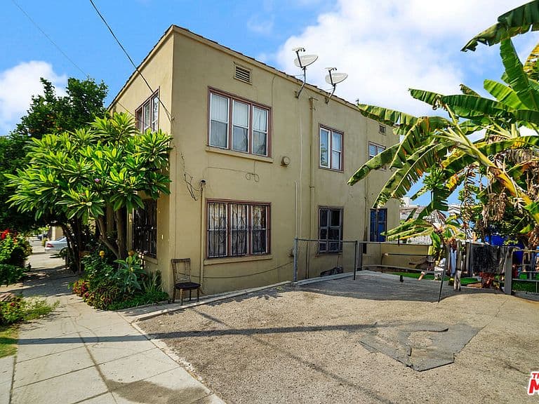 Listing photo 4