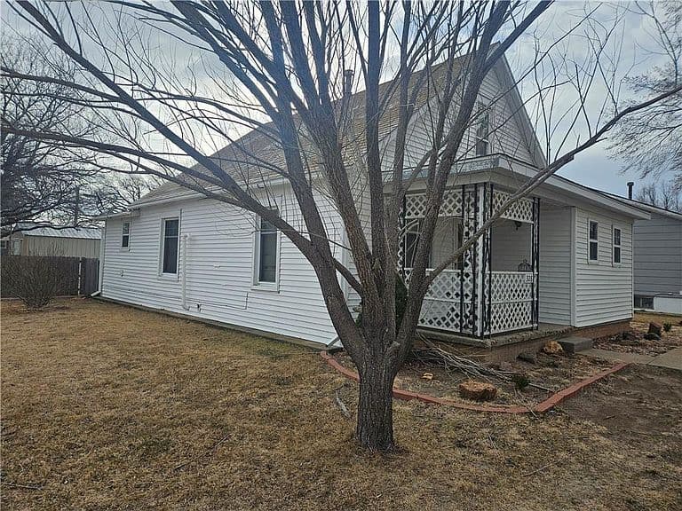 Listing photo 3
