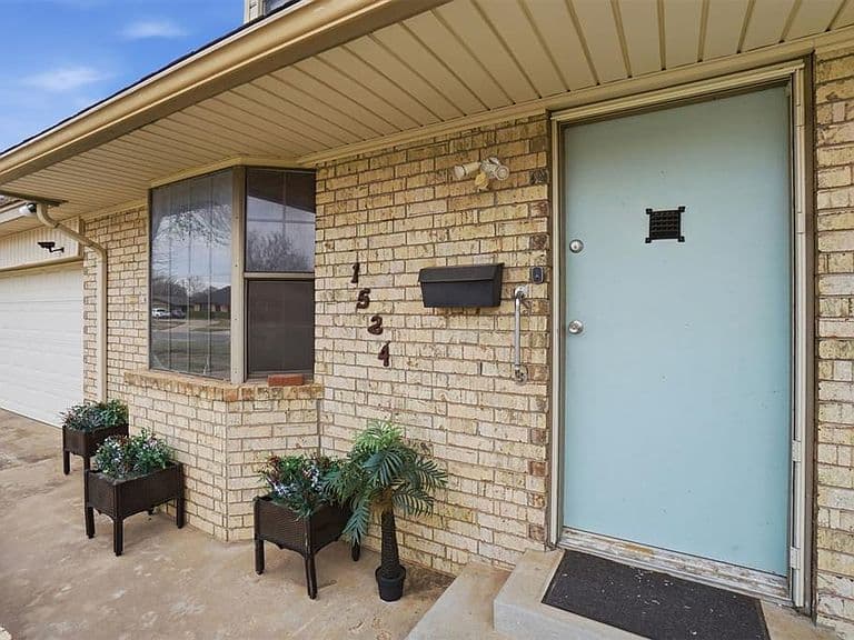 Listing photo 4