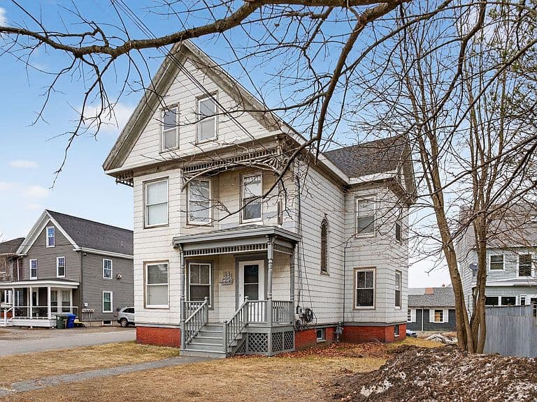 Listing photo 2