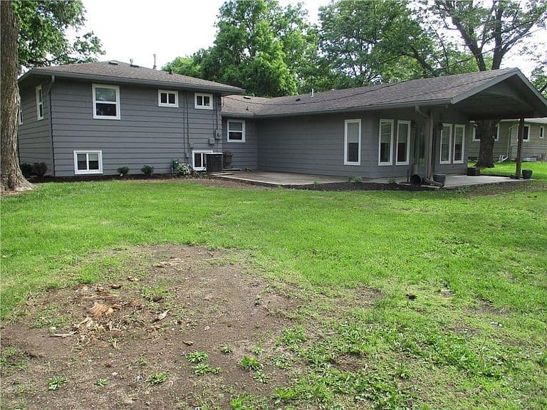 Listing photo 4