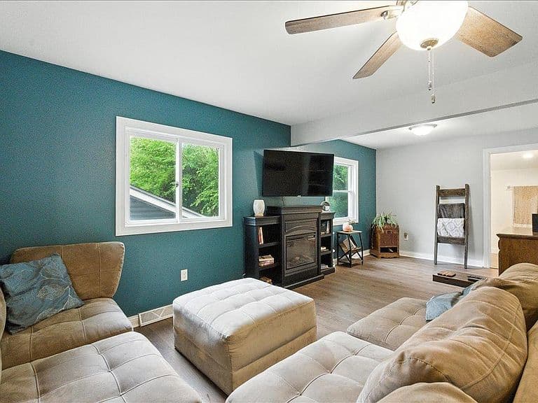 Listing photo 5