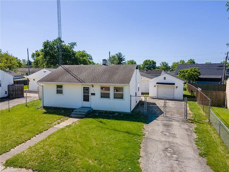 Listing photo 2