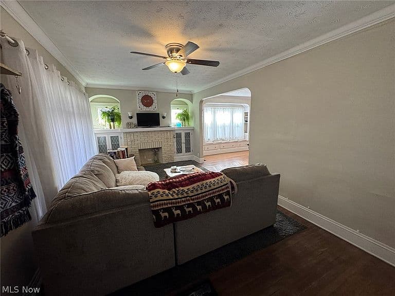 Listing photo 5