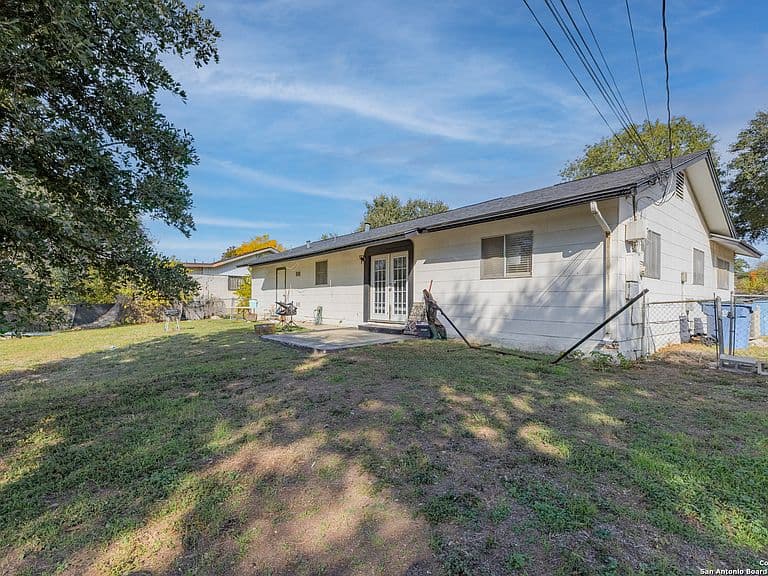 Listing photo 4