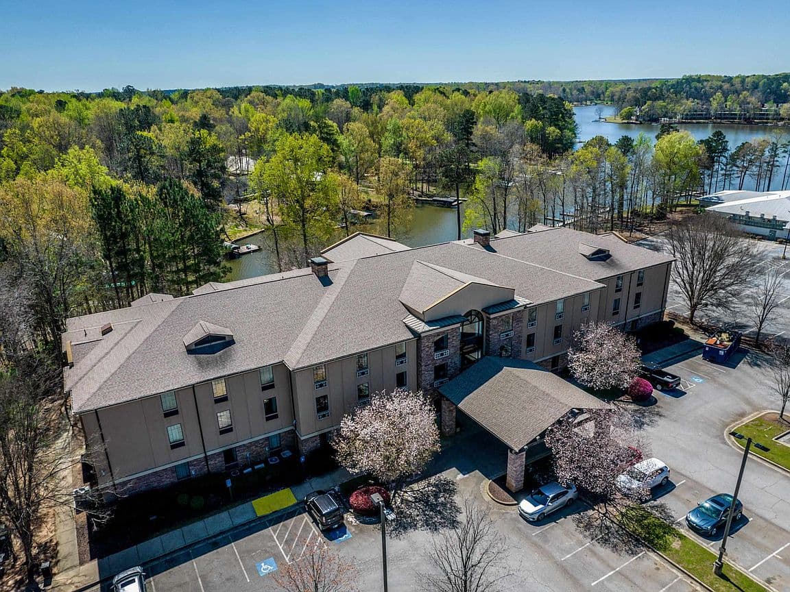 Primary listing photo