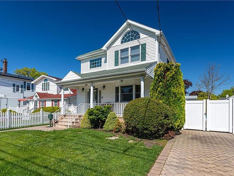 Listing photo 4