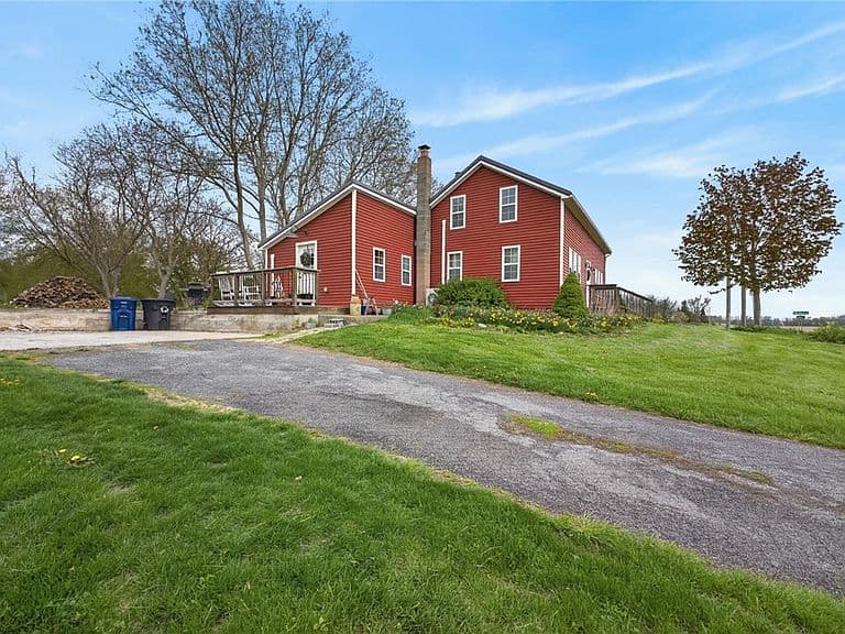 Listing photo 4