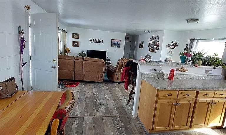 Listing photo 5