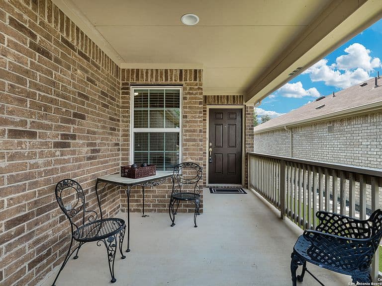 Listing photo 3