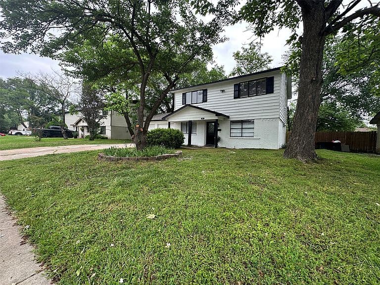 Listing photo 4