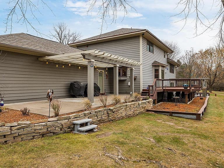 Listing photo 4