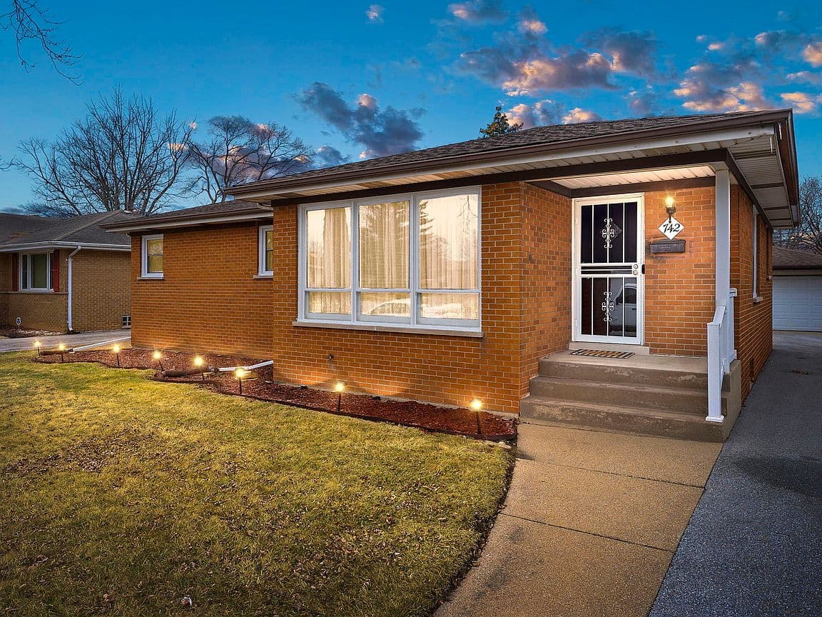 Primary listing photo