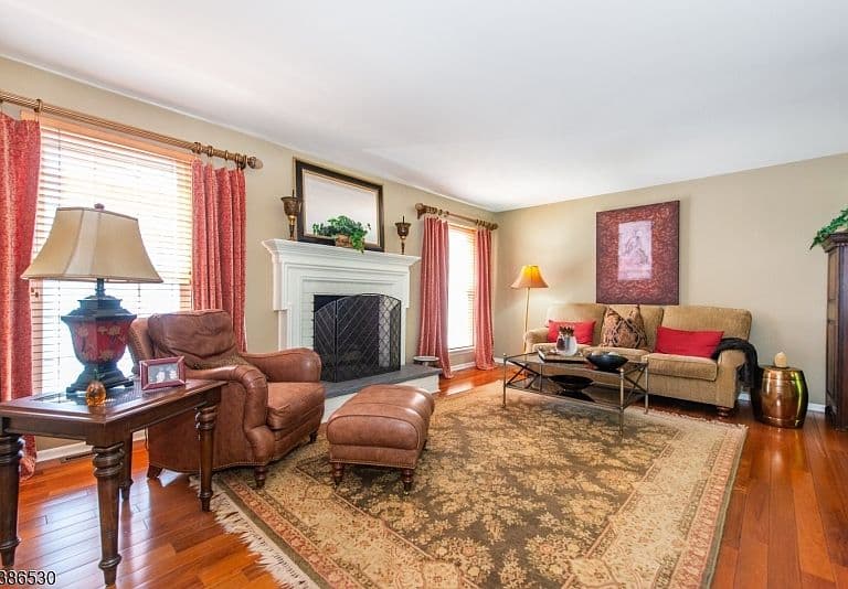 Listing photo 3