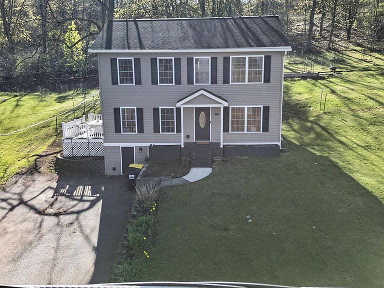 Listing photo 3