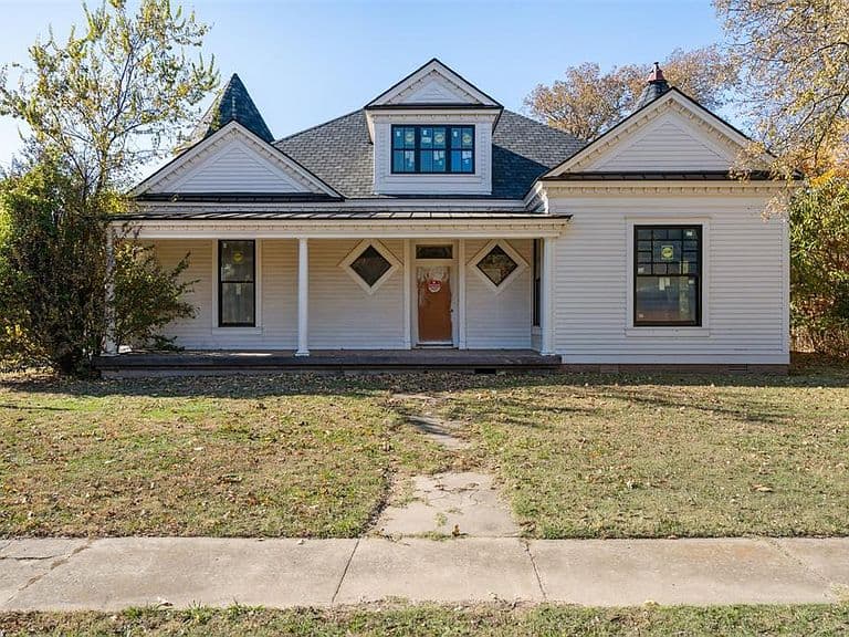 Listing photo 3