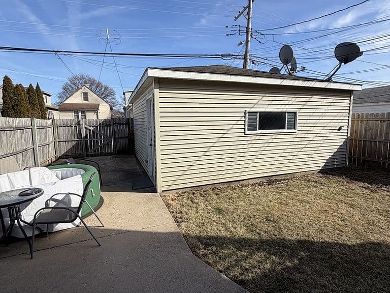 Listing photo 4