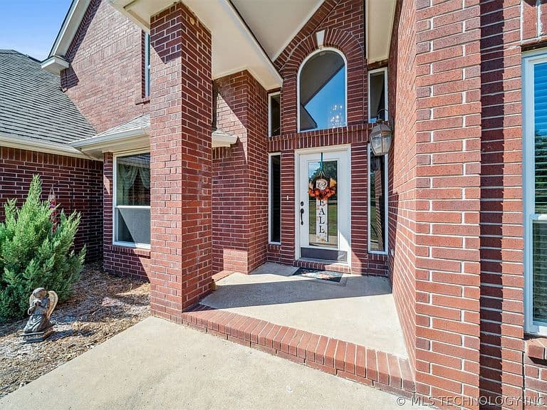 Listing photo 3