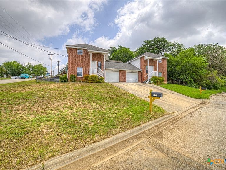 Listing photo 4