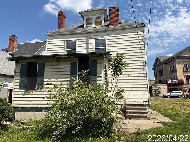 Listing photo 3