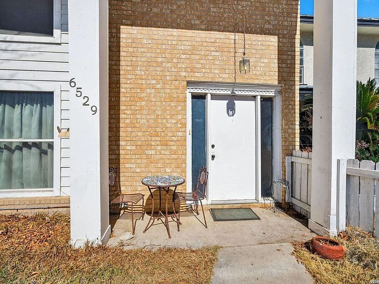 Listing photo 4