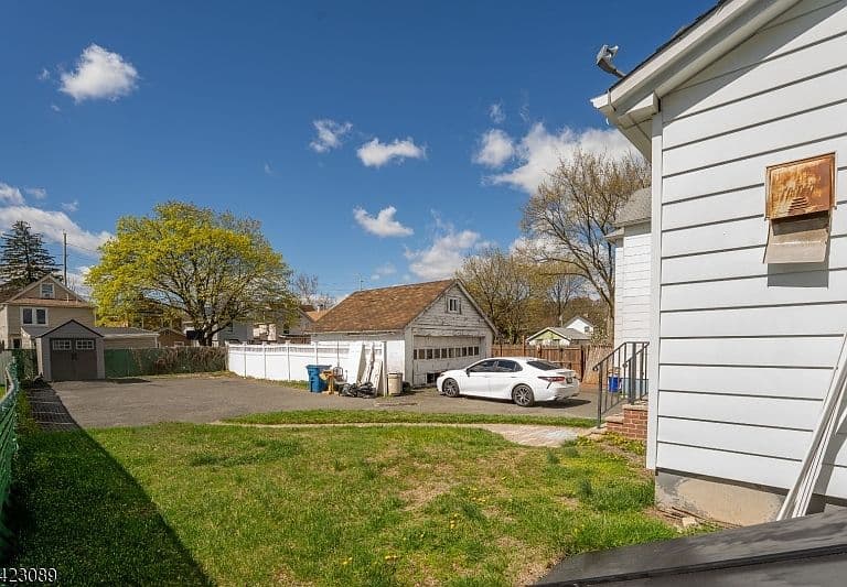 Listing photo 4