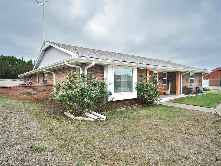 Listing photo 5