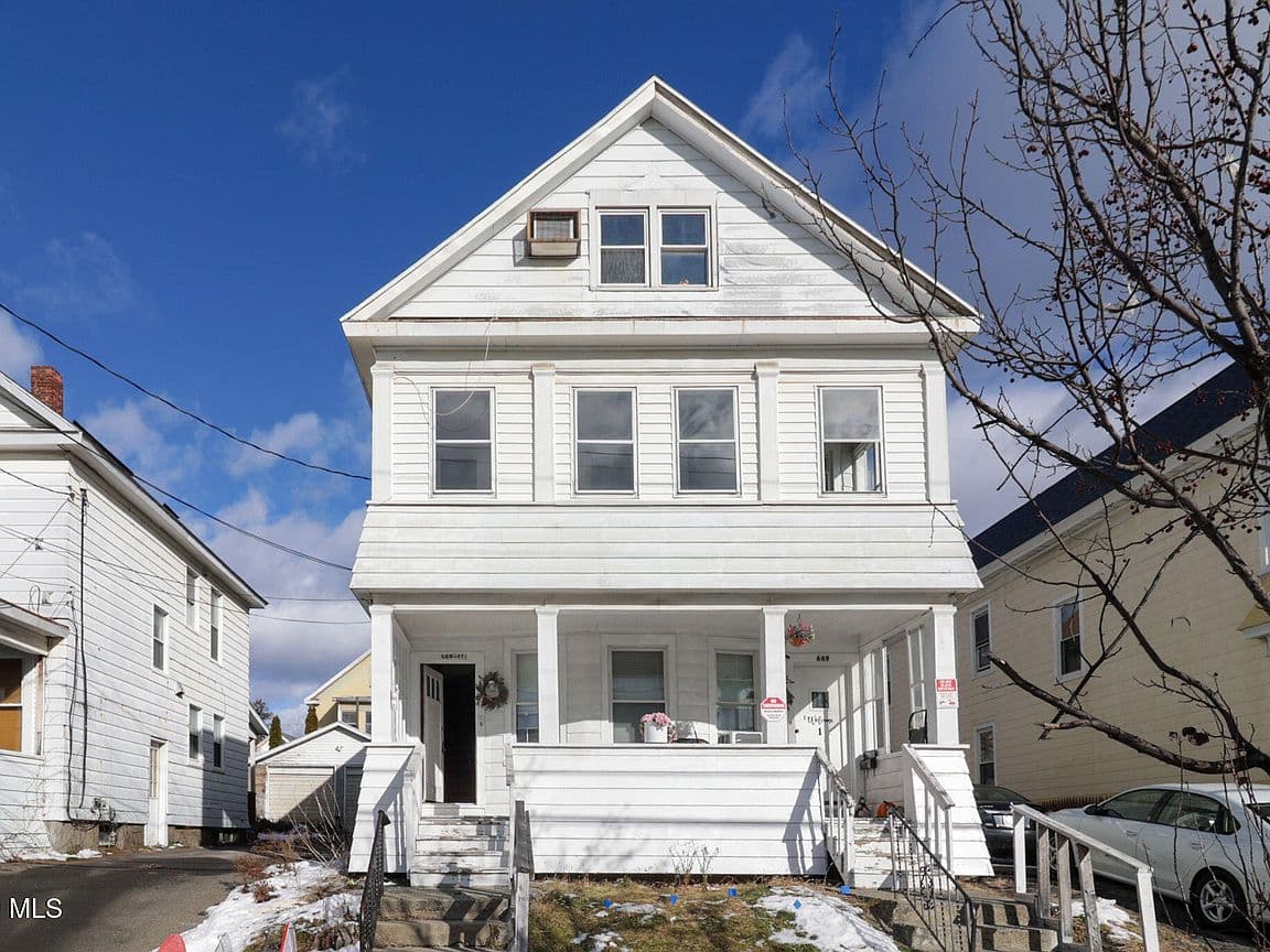 Primary listing photo