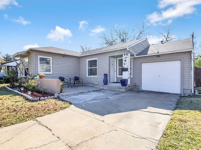 Listing photo 3