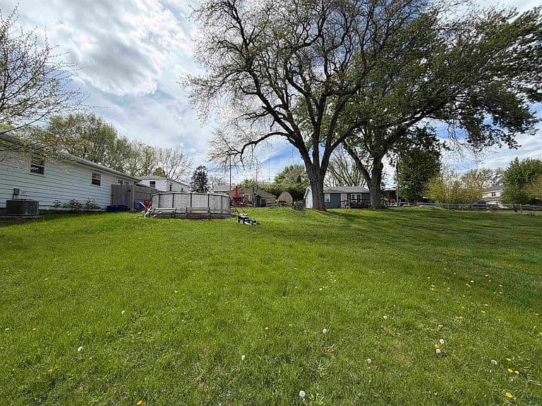 Listing photo 5