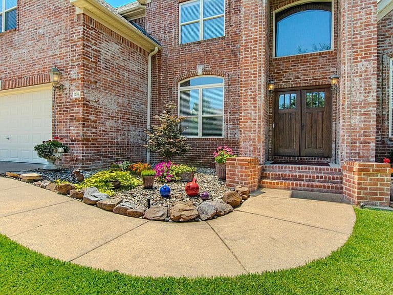 Listing photo 3