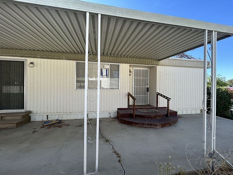 Listing photo 5