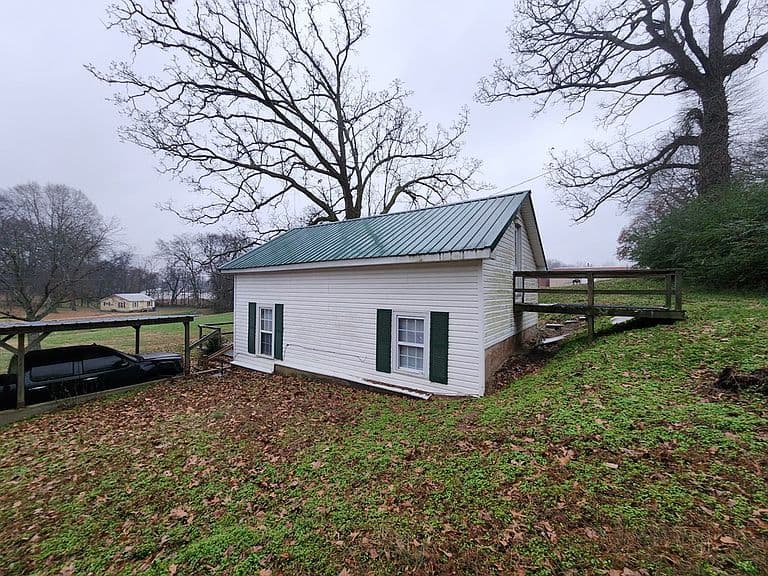 Listing photo 5