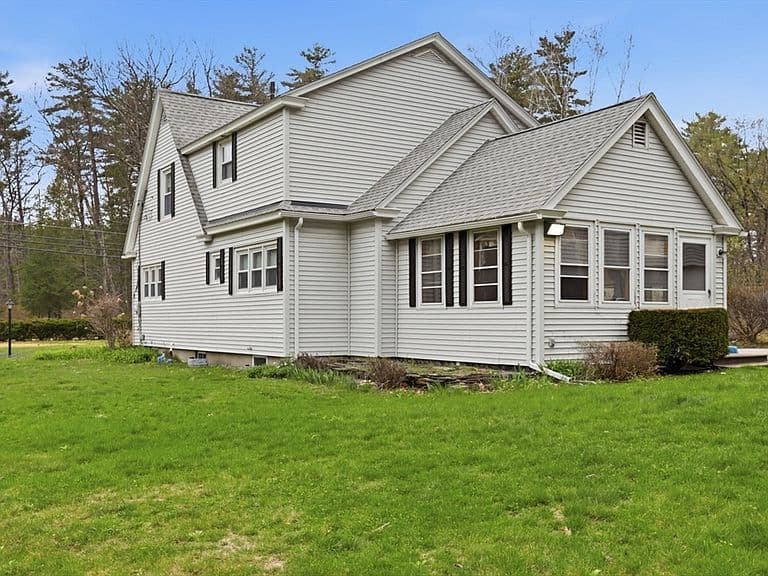 Listing photo 2