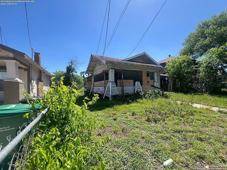 Listing photo 3