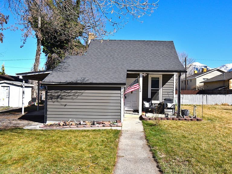 Listing photo 2
