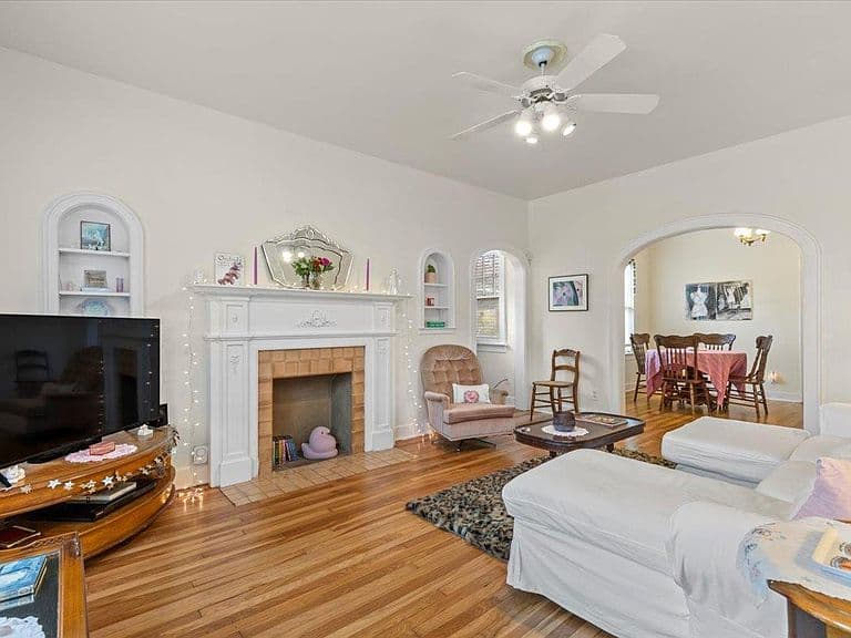 Listing photo 5