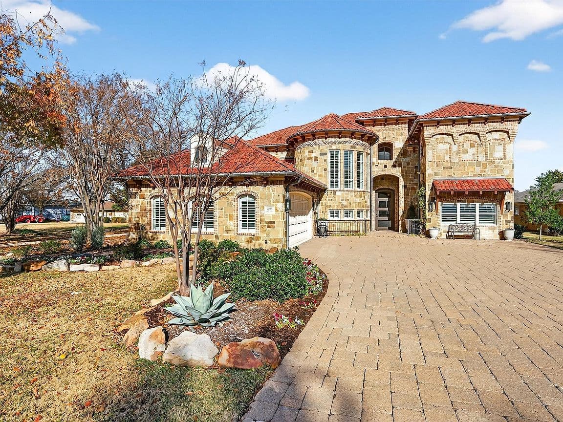 Primary listing photo
