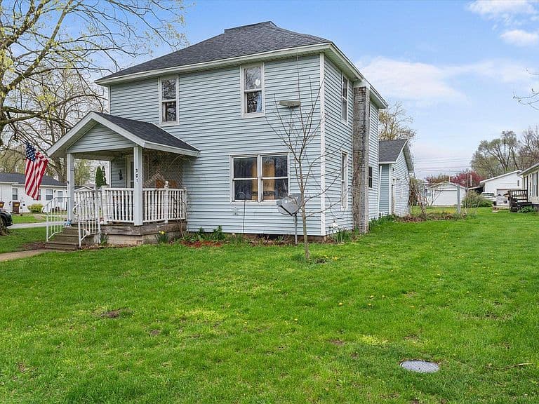 Listing photo 3